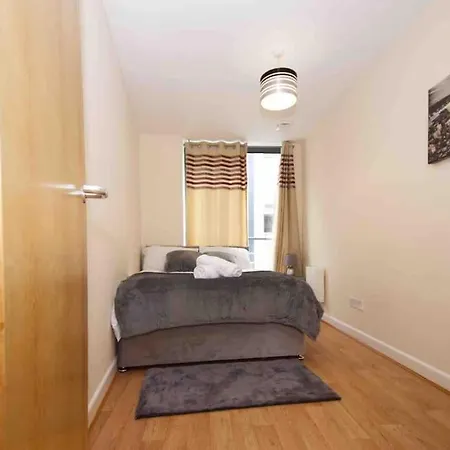 Lägenhet Superb Balconied 2bedroom Flat In Heart Of Centre *