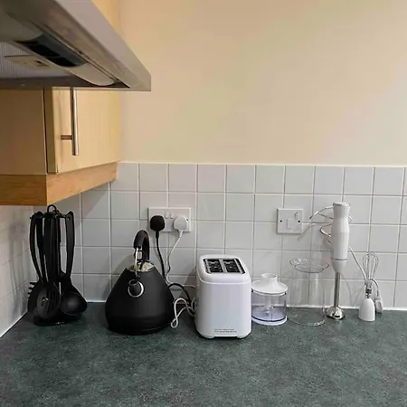 Superb Balconied 2bedroom Flat In Heart Of Centre *