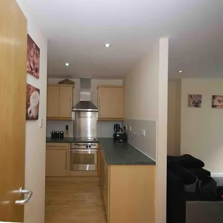 Superb Balconied 2bedroom Flat In Heart Of Centre Lägenhet *