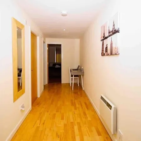 Superb Balconied 2bedroom Flat In Heart Of Centre * Leeds (West Yorkshire)