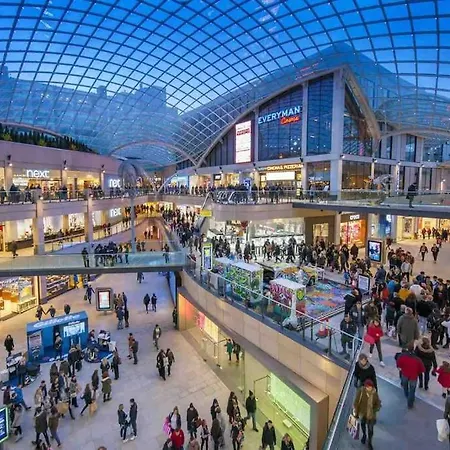 Superb Balconied 2bedroom Flat In Heart Of Centre *