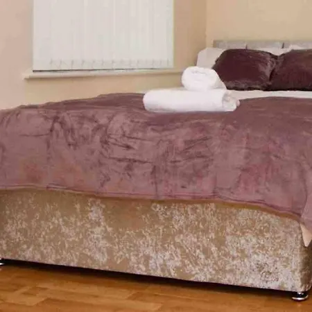 Apartment Superb Balconied 2bedroom Flat In Heart Of Centre