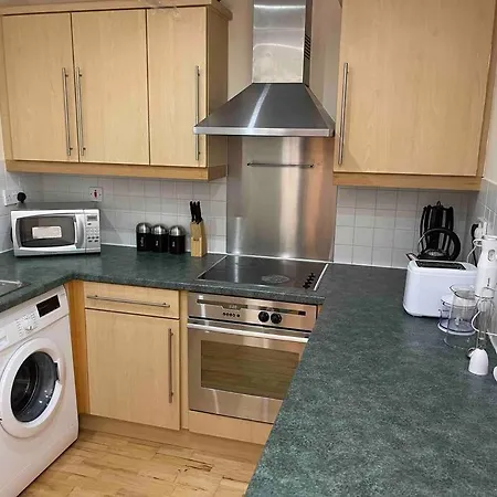 Apartment Superb Balconied 2bedroom Flat In Heart Of Centre