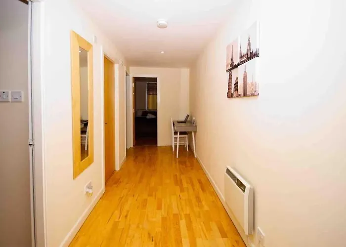 Superb Balconied 2bedroom Flat In Heart Of Centre * Лідс