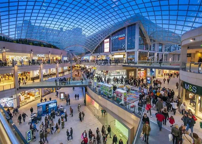 Superb Balconied 2bedroom Flat In Heart Of Centre *