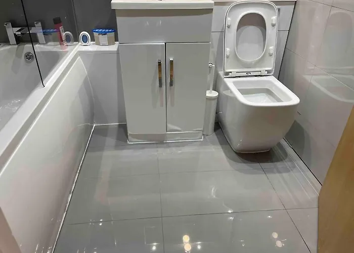 Апартаменти Superb Balconied 2bedroom Flat In Heart Of Centre Лідс