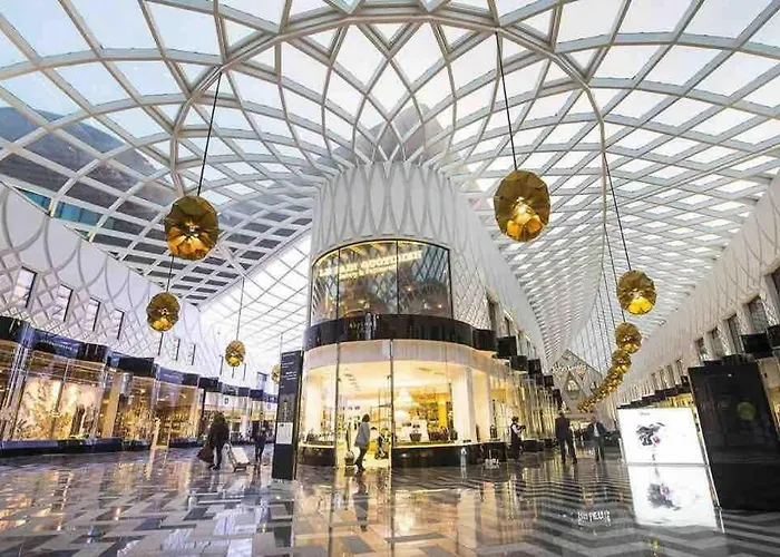 Superb Balconied 2bedroom Flat In Heart Of Centre Апартаменти Лідс