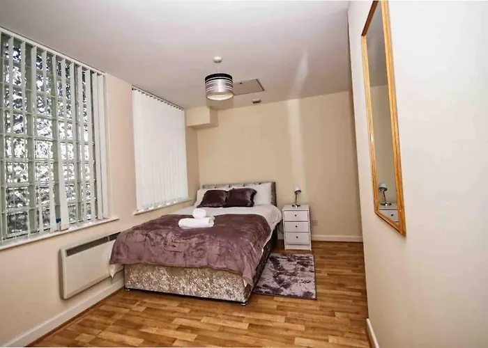 Superb Balconied 2bedroom Flat In Heart Of Centre *