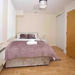 Superb Balconied 2bedroom Flat In Heart Of Centre Apartman Leeds