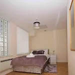 Superb Balconied 2bedroom Flat In Heart Of Centre Apartman *