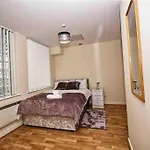 Superb Balconied 2bedroom Flat In Heart Of Centre *