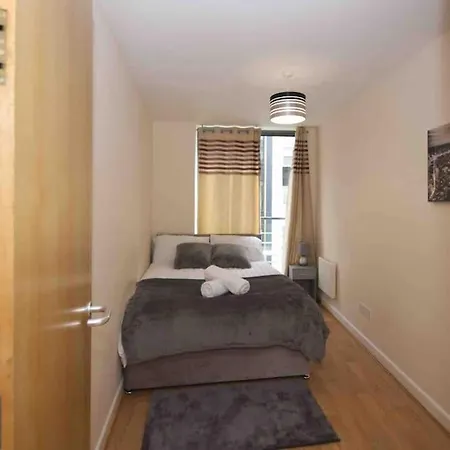 Superb Balconied 2bedroom Flat In Heart Of Centre Apartamento