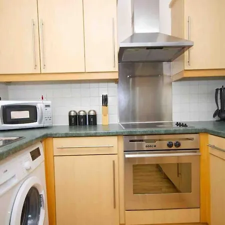 Superb Balconied 2bedroom Flat In Heart Of Centre Leeds